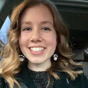 Meet your Posher, Elizabeth
